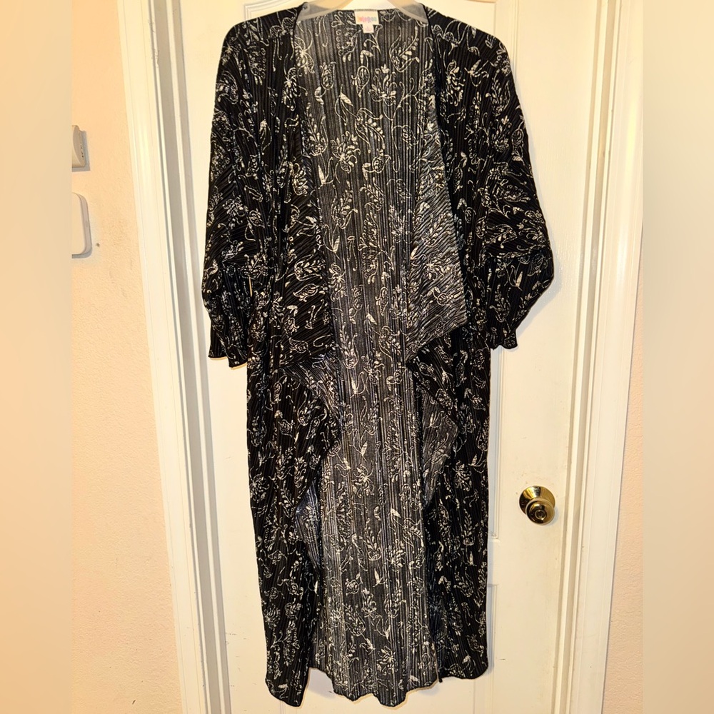 LuLaRoe Black and White Long Sleeve Kimono Style Duster - EUC